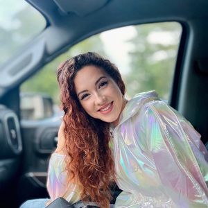 Meet your Posher, Maria